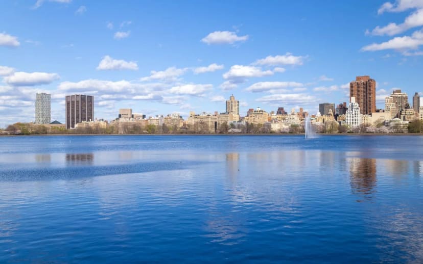 Jacqueline Kennedy Onassis Reservoir & Running Track in Central Park