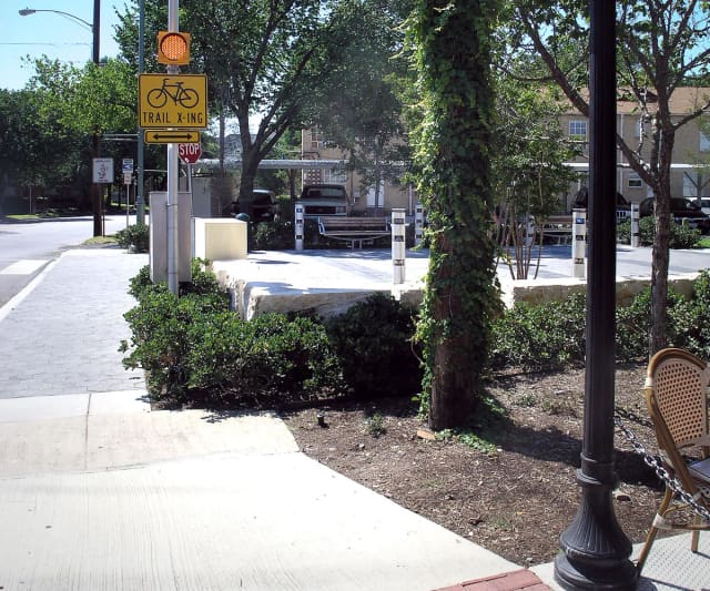 Katy Trail Victory Park trailhead at Katy Trail