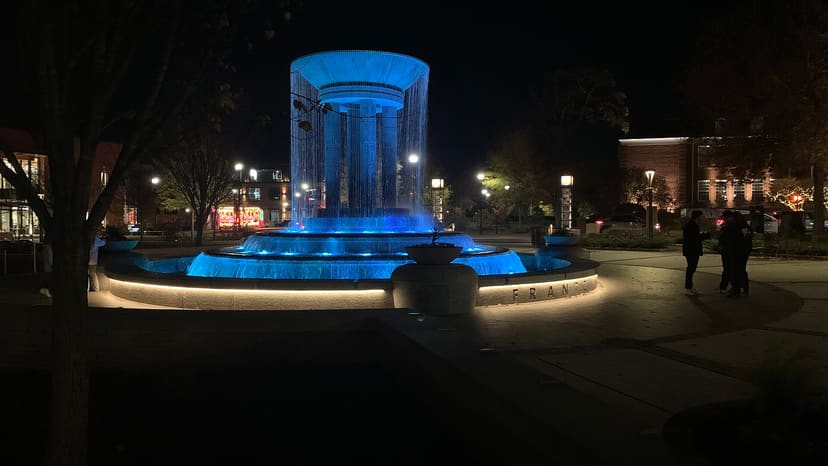 Frantz Square fountain illuminated at night