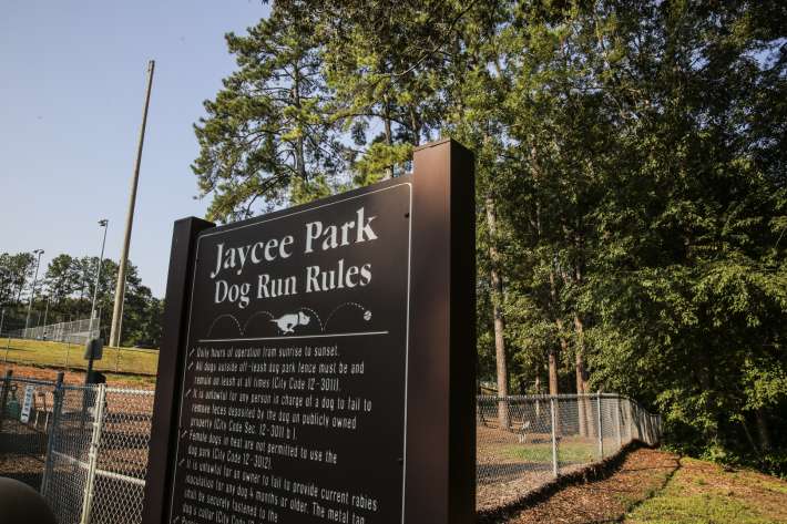 Official rules sign at the entrance to Jaycee Dog Run