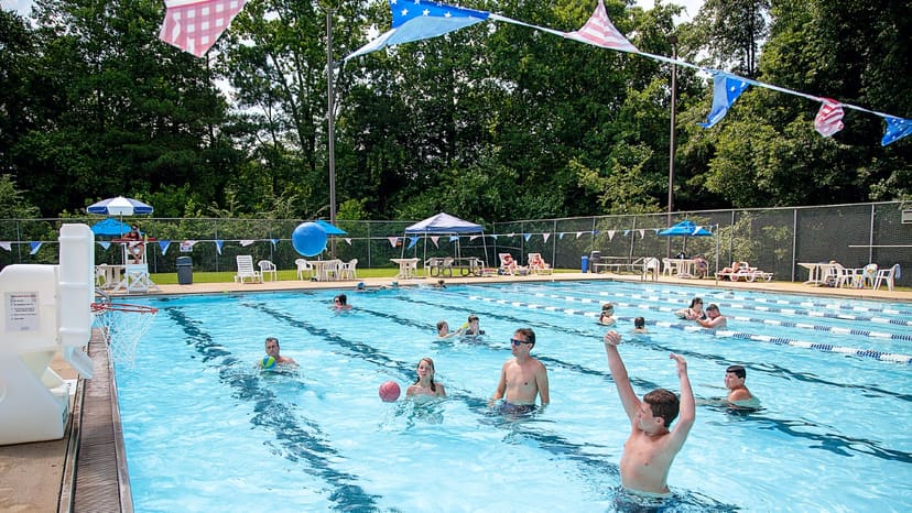 Family recreation at Ridge Road Pool
