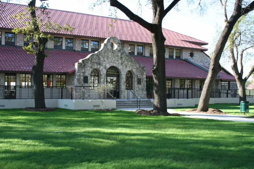 Woodlawn Lake Island House at Woodlawn Lake Park