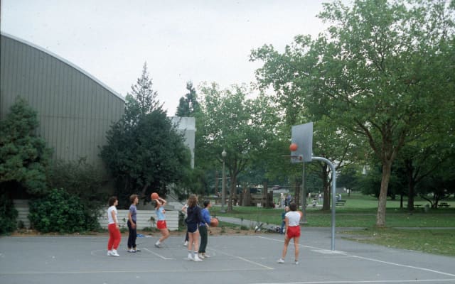 Green Lake basketball and tennis courts at Green Lake Park
